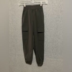 On Chic Girls Small Grey Cargo Joggers Utility Streetwear Pocket Pants Size S